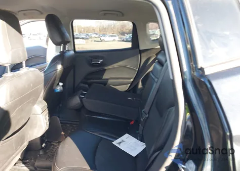 2019 Jeep Compass Latitude 4X4 из США, поврежденный, VIN 3C4NJDBB4KT768109